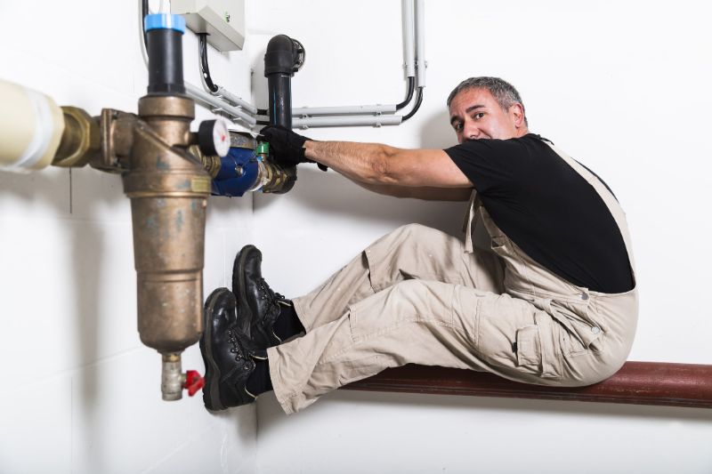 plumber-near-me-fixing-water-pipes-min
